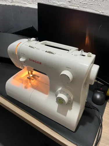 MAQUINA DE COSTURA SINGER