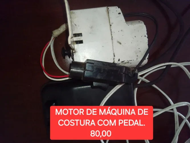 Motor de máquina com pedal