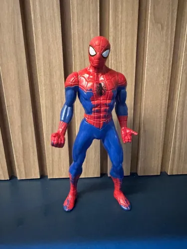 Boneco homem aranha