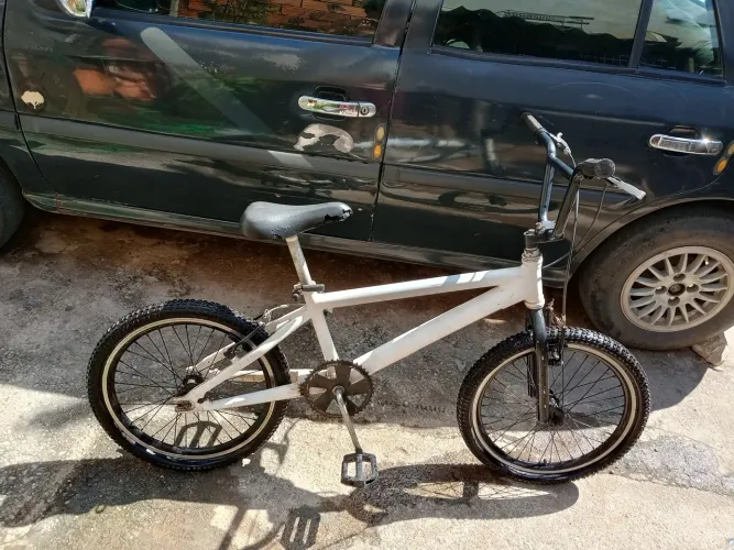 BMX Aro 20 branca 