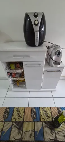 Aparador de cozinha com fruteira