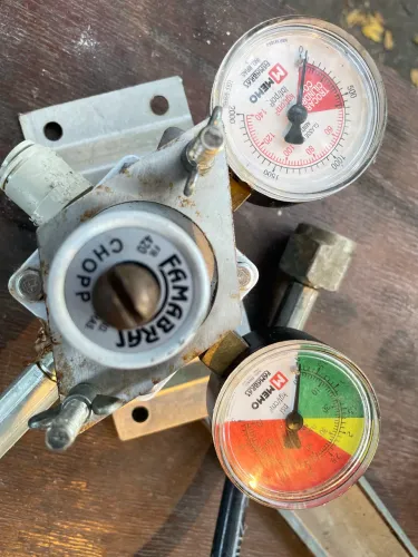 Manômetro para chopeira, Marcador de CO2