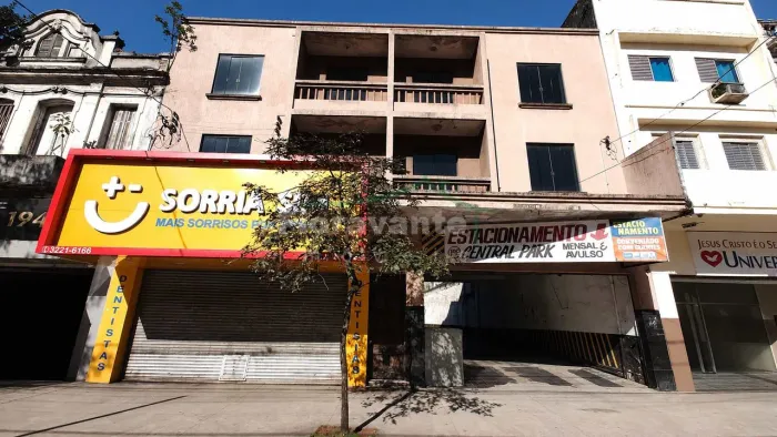 Prédio na Av. João Pessoa com Grande Potencial Comercial