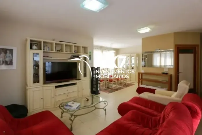 Apartamento com 173m2 com 4 Dorm