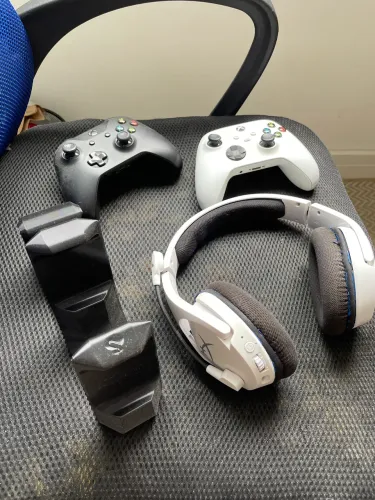 Vendo 1 controle e suporte