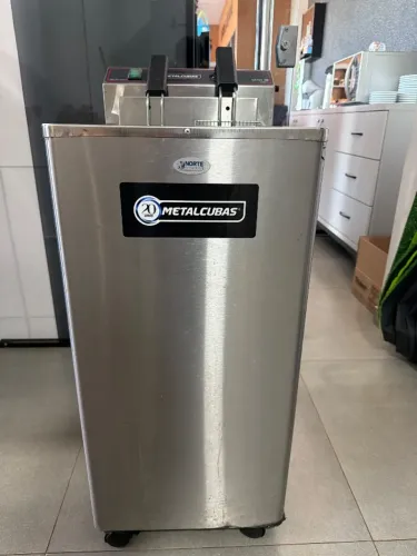 Fritadeira Elétrica Água Óleo GFAO 30L 8000W Metalcubas
