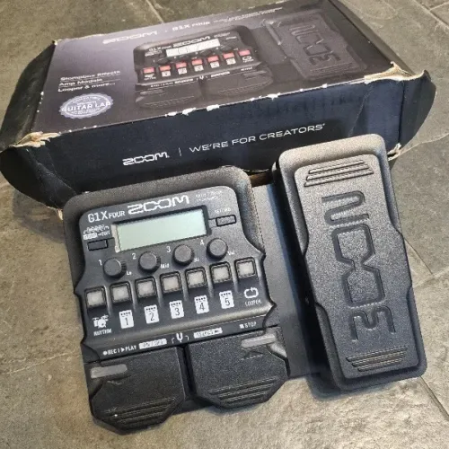 Pedaleira Zoom G1x Four (Musicalvo)