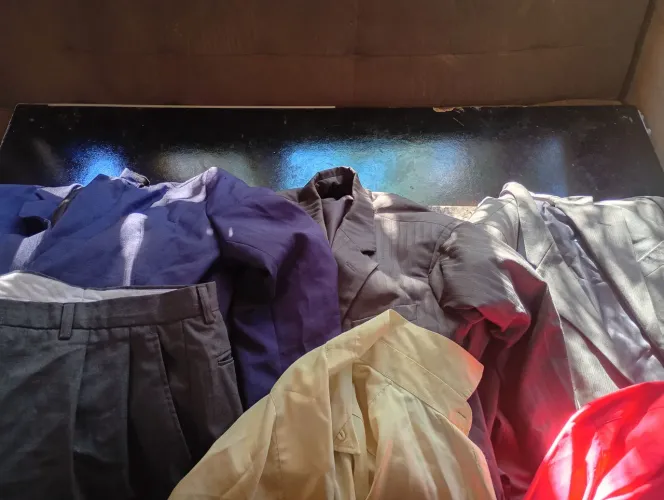 ternos camisas sociais novas e calça social para homens até 80 kg ou número 42 a 46