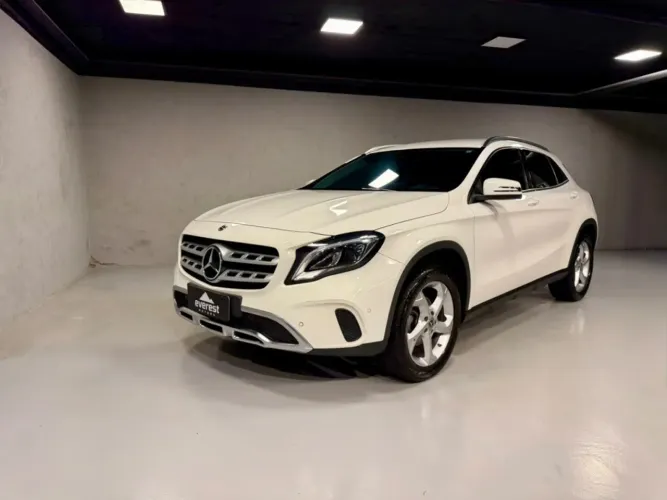 Mercedes-Benz GLA 200 Adv. 1.6/1.6 TB 16V Flex Aut. 2019
