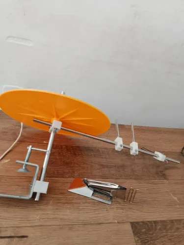 Vendo suporte para viés Galoneira e overloque+ Aparelho de viés 3,5