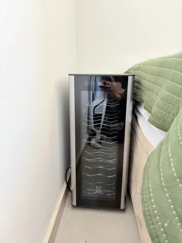 Adega Electrolux 12 garrafas