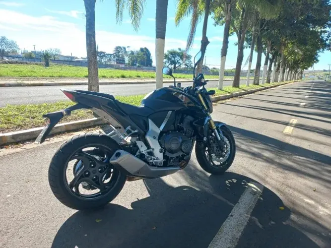 CB1000R 2015 Impecável - Baixa Km, Único Dono