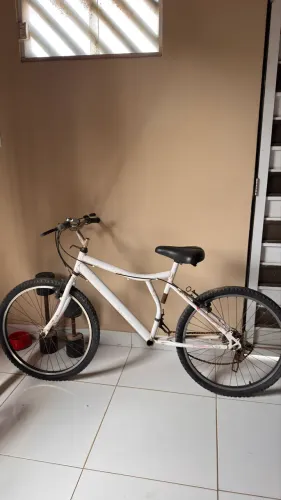 Vendo bicicleta com algumas coisas pra fazer