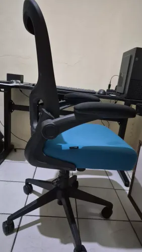 cadeira e meza da raizer com rgb por apenas 350 reais
