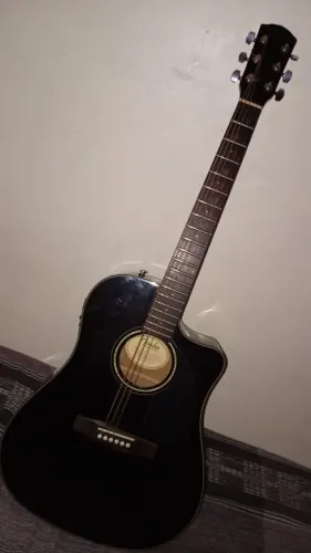VIOLÃO ELÉTRICO - ACOMPANHA CAPA