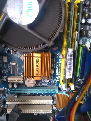 Placa mãe Gogabyte GA-G31M-ES2L (Rev. 2.x)