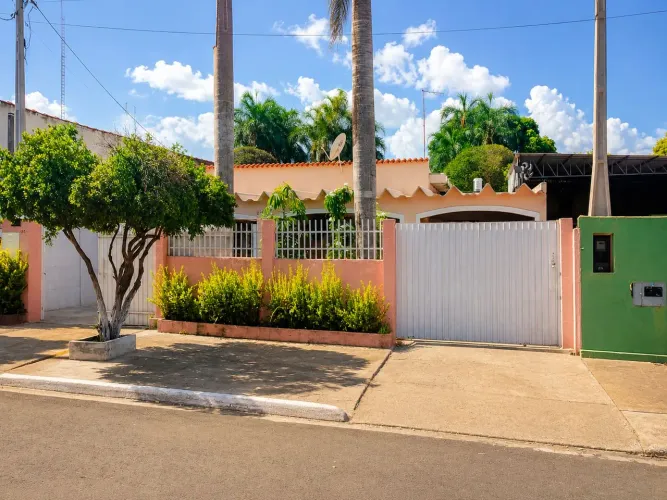 Casa ampla no Centro de Selvíria/MS | 3 quartos + energia solar