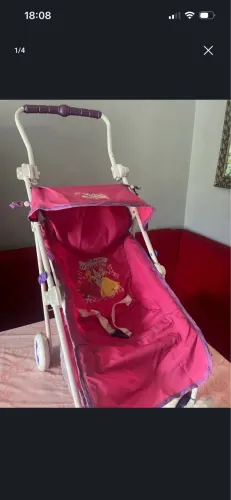 Carrinho de boneca princesa