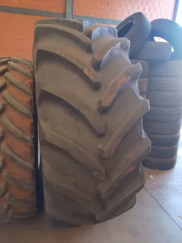Vende-se 1 pneu semi-novo 710/70R38 Pirelli 