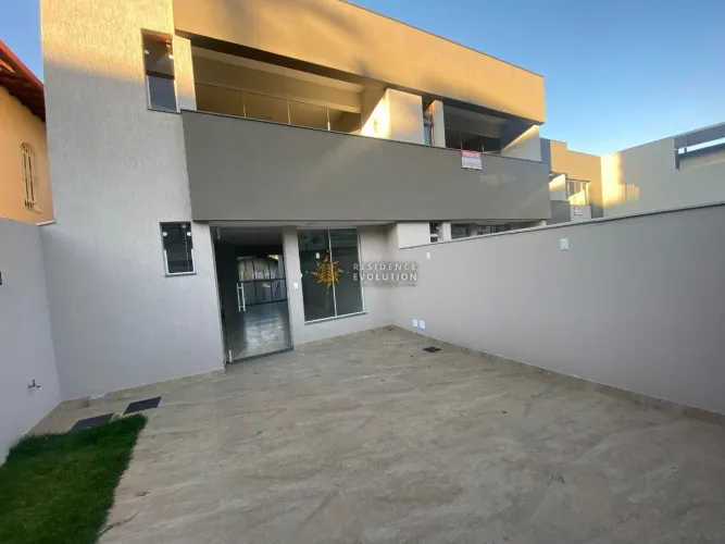 CASA GEMINADA 03 QTOS/SUITE/02 VGS PARALELAS - PLANALTO