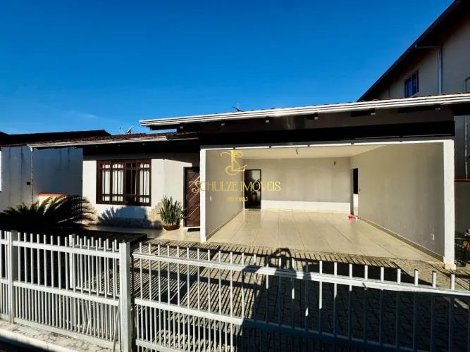 Casa condomínio Nova Esperanza