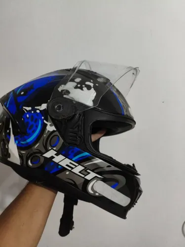 Capacete usado