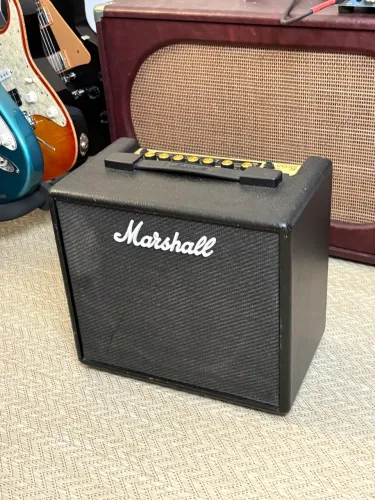 Amplificador Marshall Code 25