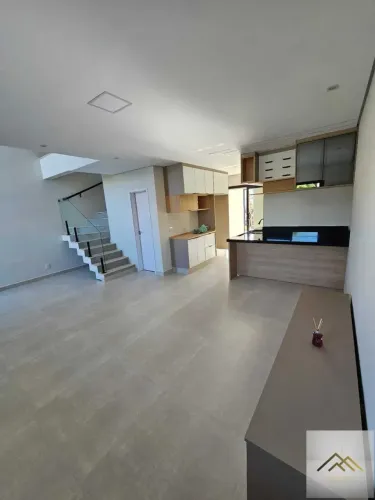 Lindo sobrado em condominio fechado no centro de Tatui