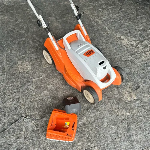 Cortador de grama a bateria Stihl 