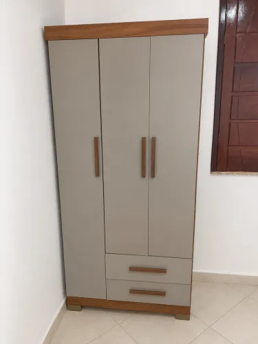 Guarda roupas solteiro