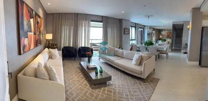 Apartamento à Venda no Maison Ville de Lyon | 206m² | 3 Suítes | Santa Mônica | Feira de S