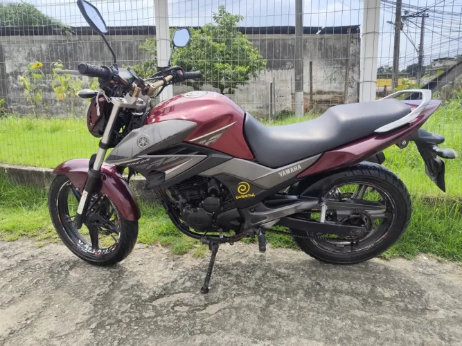Yamaha Fazer 250 2017 - Conservada