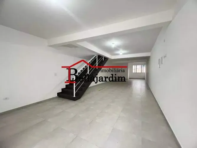 Prédio Comercial com 297,17m² no Bairro Santa Maria em Santo André/SP