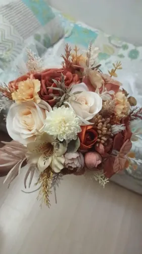 Buquê de flores artificiais realistas  + Tiara + Véu