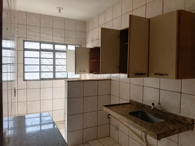 Alugo apartamento no bairro Jardim Patrícia