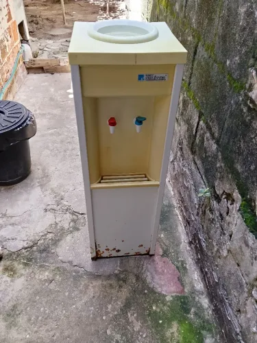 Bebedouro de água gelada