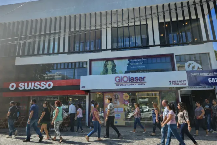 Ponto comercial/Loja/Box para venda tem 120 metros quadrados