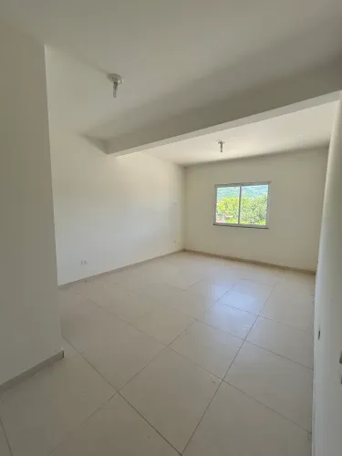 Excelente sala comercial no largo da Ilha