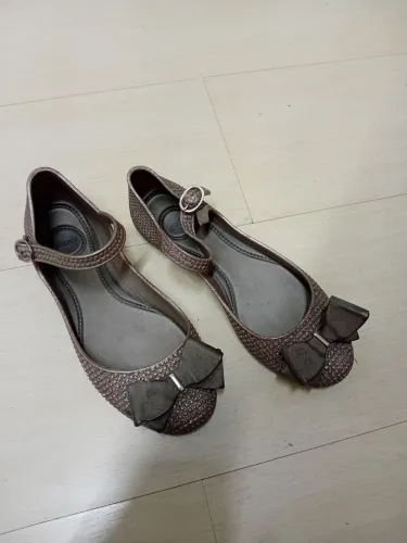 Sapatilha Grendene Nr 35 cinza escuro brilhante