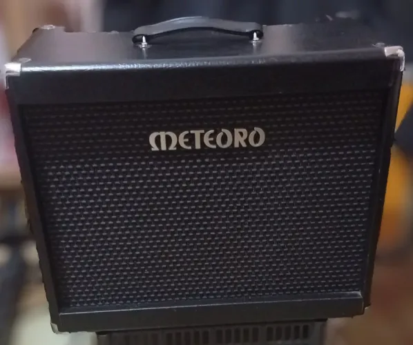 Vendo Amplificador de guitarra Meteoro Valvulado MGV30