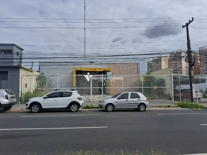 Galpão na Av. Universitária para aluguel