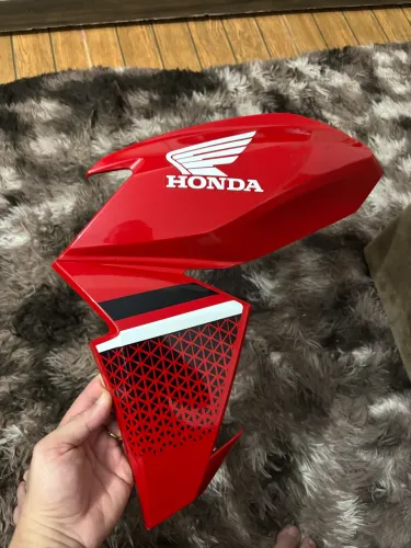 Carenagem lateral Honda twister 2022 original 