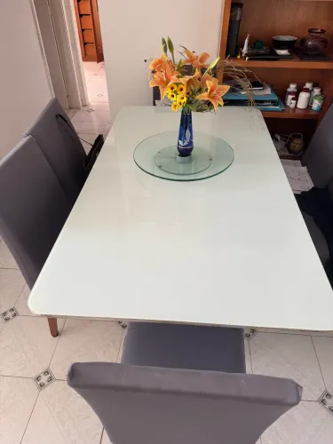 Mesa de jantar com 6 cadeiras