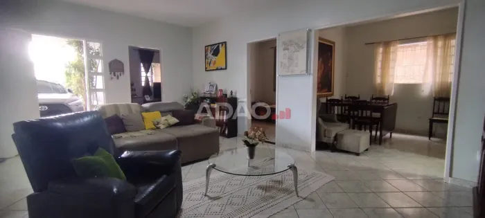 Casa Térrea sozinha no lote 4 quartos com suite quintal