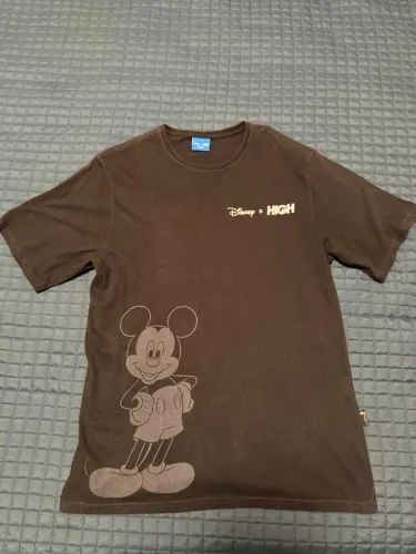 Camiseta Disney x High Preta Tamanho P