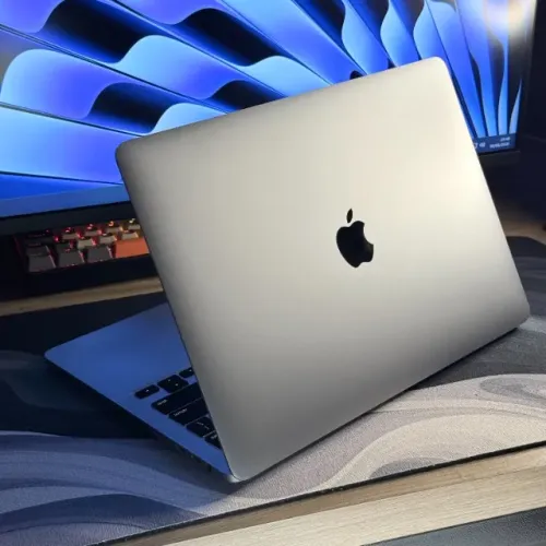 MacBook Pro 13'' de 16gb RAM com touch bar