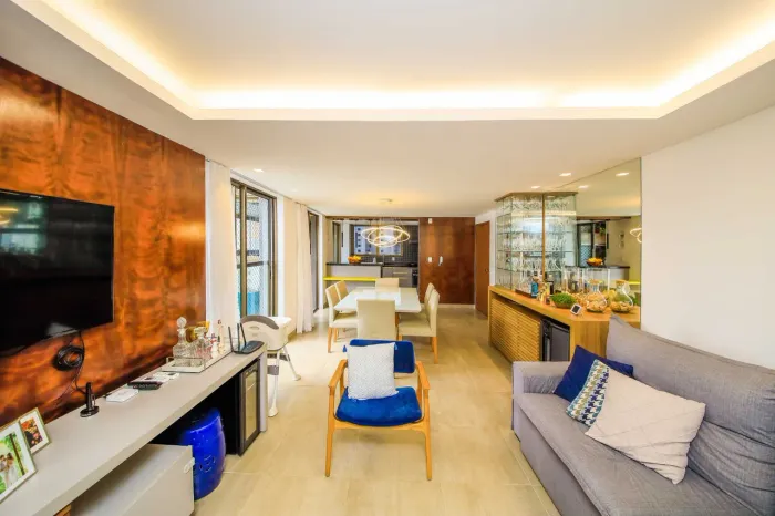 Apartamento de 2 quartos com suíte e 2 vagas para venda