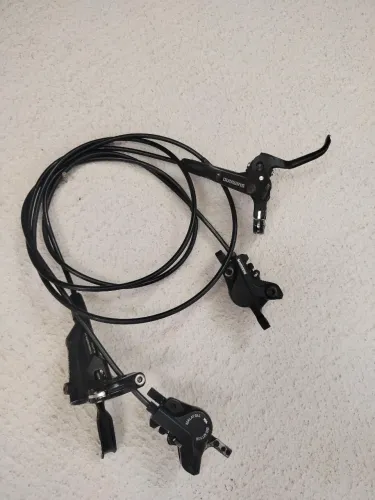 Freios Shimano Deore MT500!! Estão perfeitos!!Não vendo separado !!