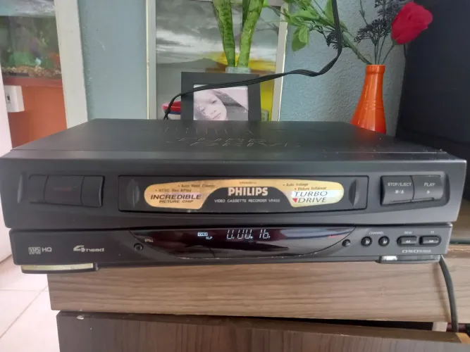 Vídeo cassete modelo Philips 