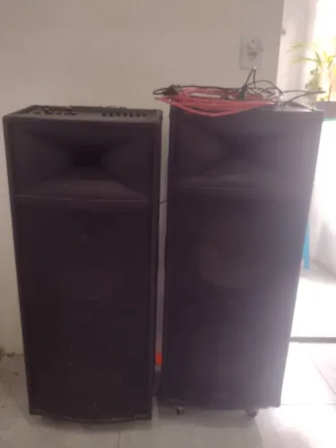 2 caixas de som